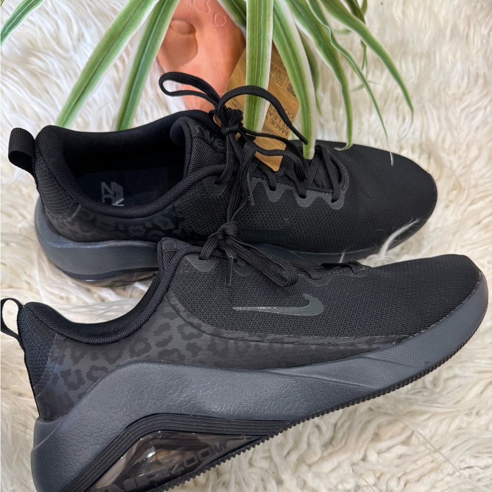 Nike Black and Gray Women's Shoes